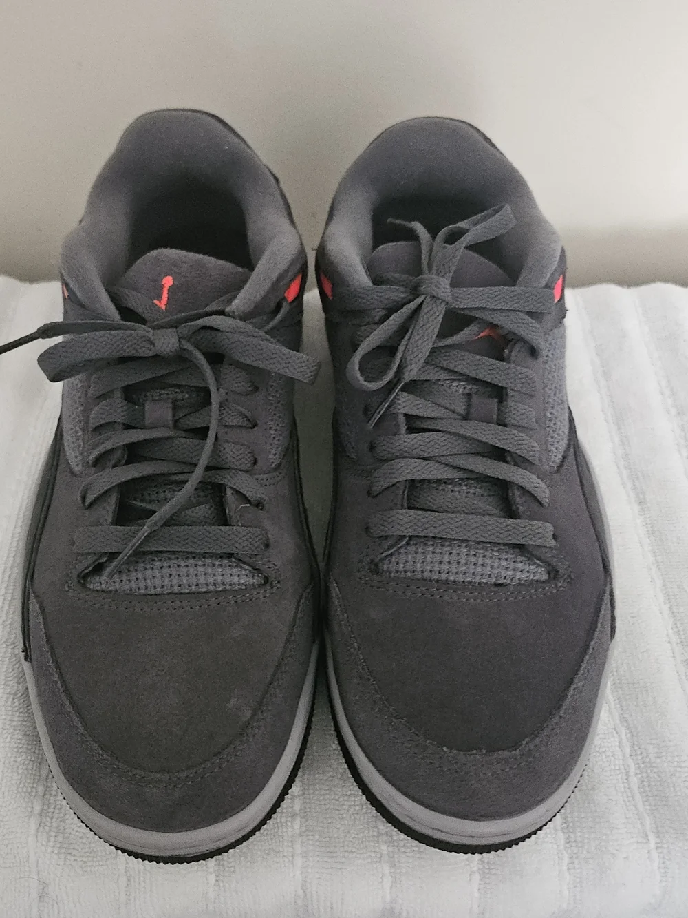 Jordan Flight Court Men’s Size 10 Low Top Dark Grey Infrared HF3255-003